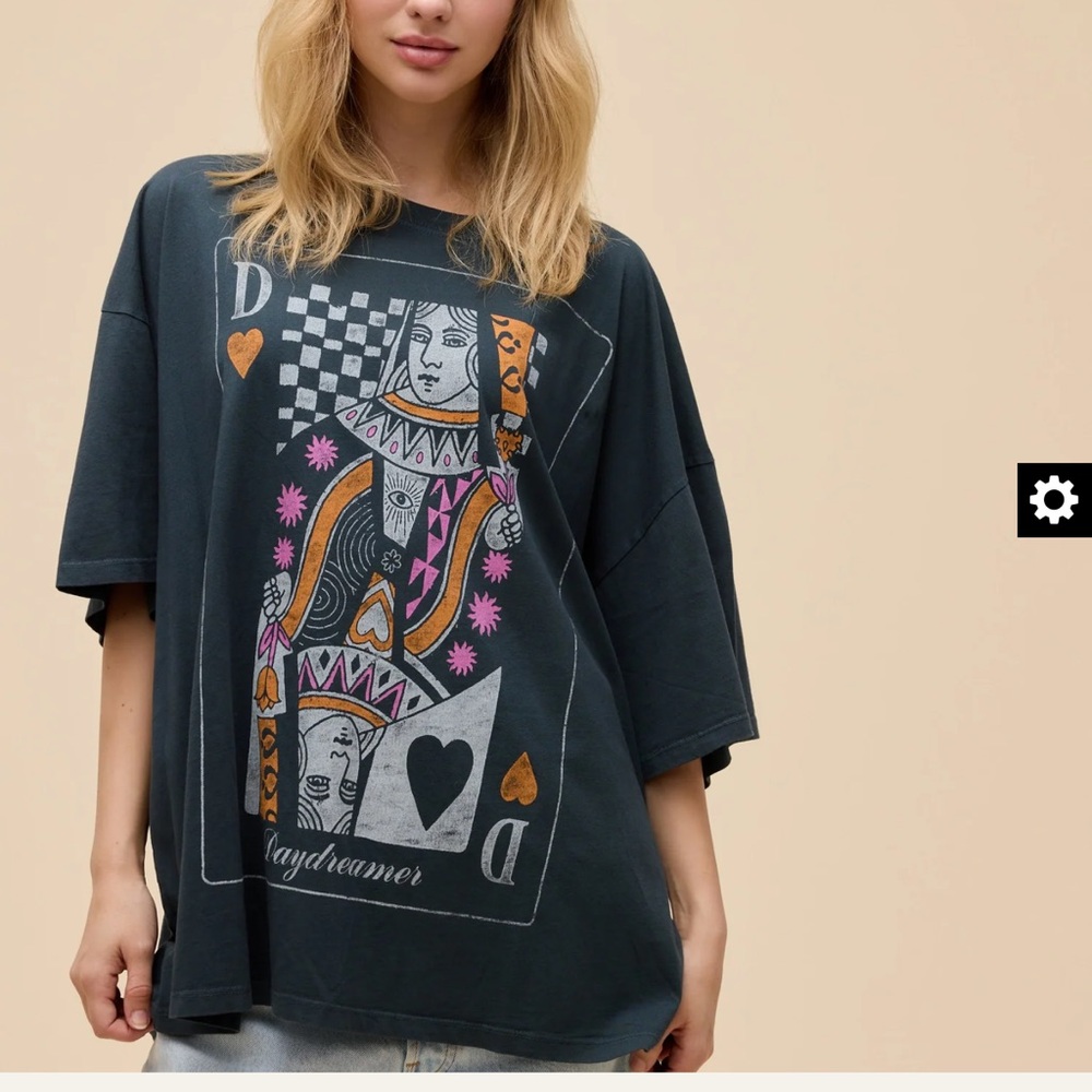 Daydreamer Black Graphic Playing Card Queen Tee
